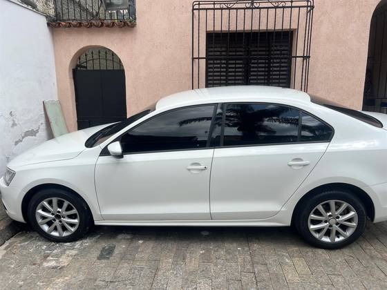 VOLKSWAGEN JETTA 2.0 COMFORTLINE FLEX 4P TIPTRONIC